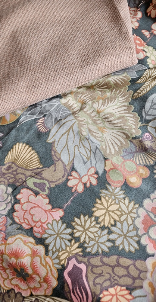 Bördi Stuhl – Bezugsstoff mit Blumenmuster